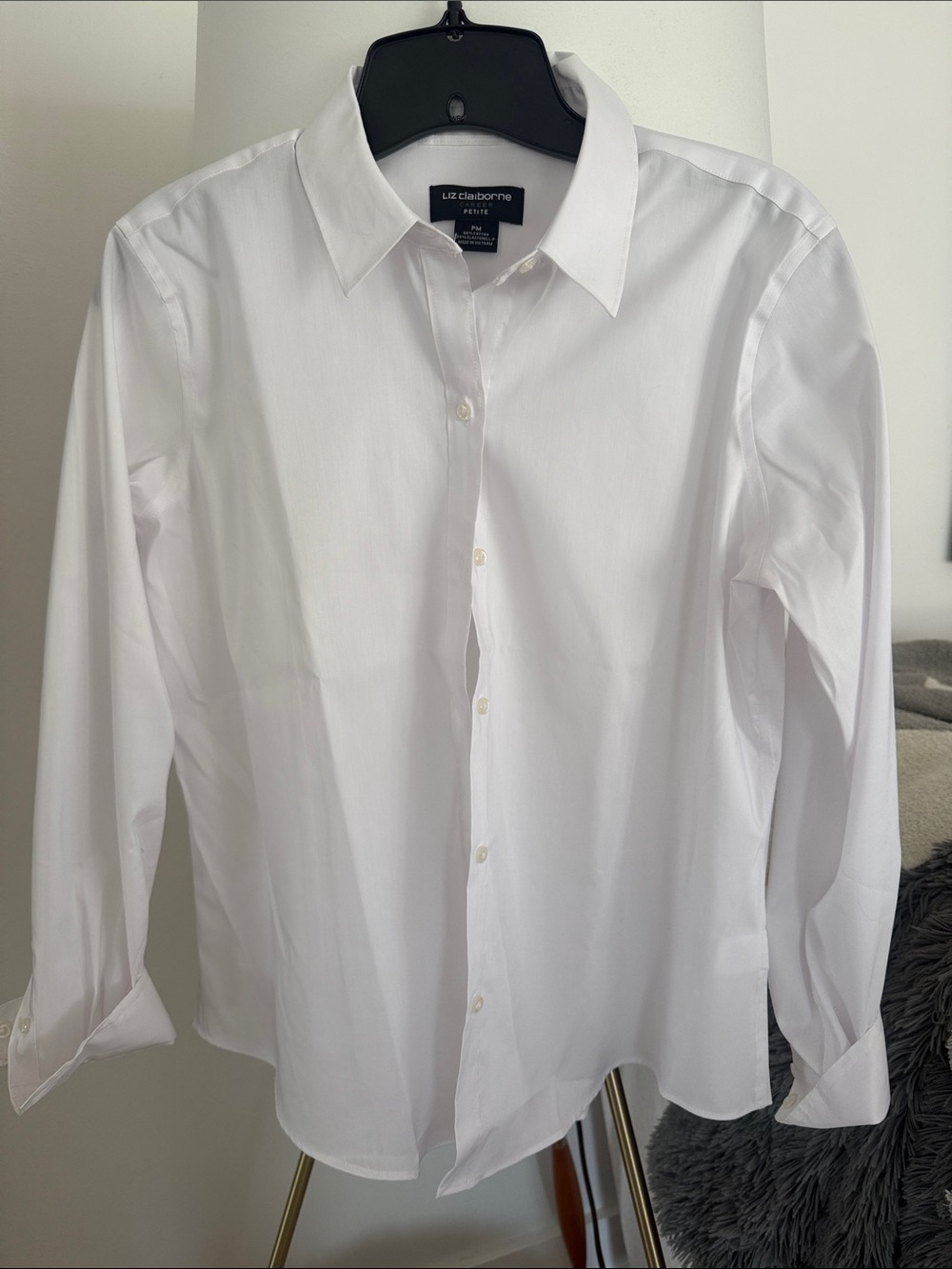 Liz Claiborne White Women's Button-Front Blouse